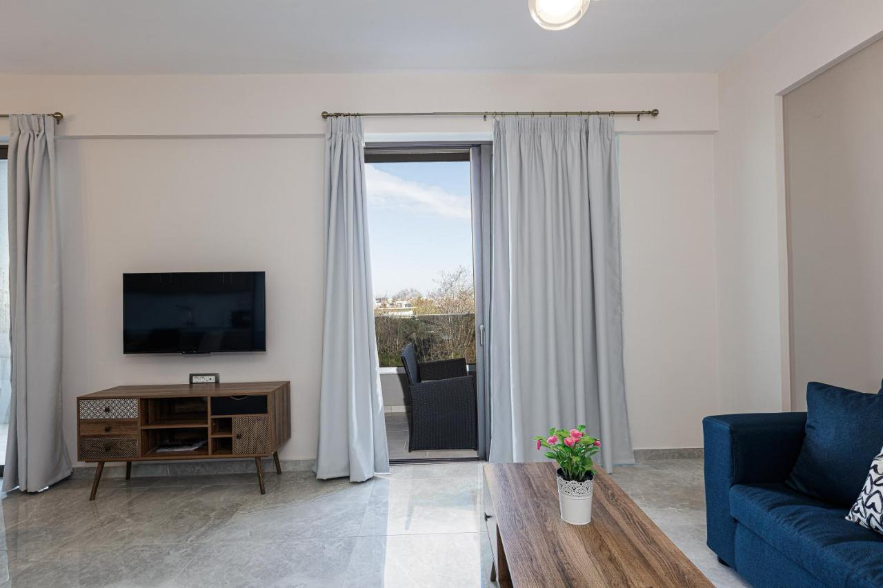 Aurora Suites מלון *