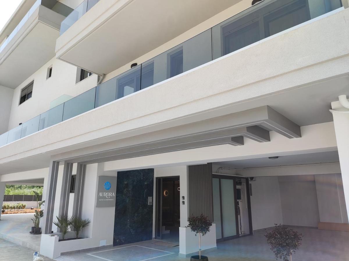 מלון Aurora Suites *