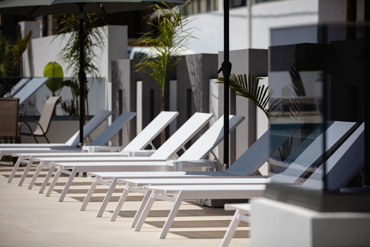 Aurora Suites מלון